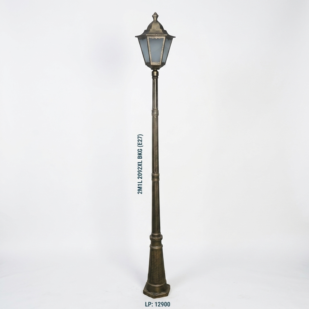 pomelli_photoshoot-1_22 2M Antique Gold/Brass Victorian Street Lamp Post – Antique BKG Patina (E27) - Image 1